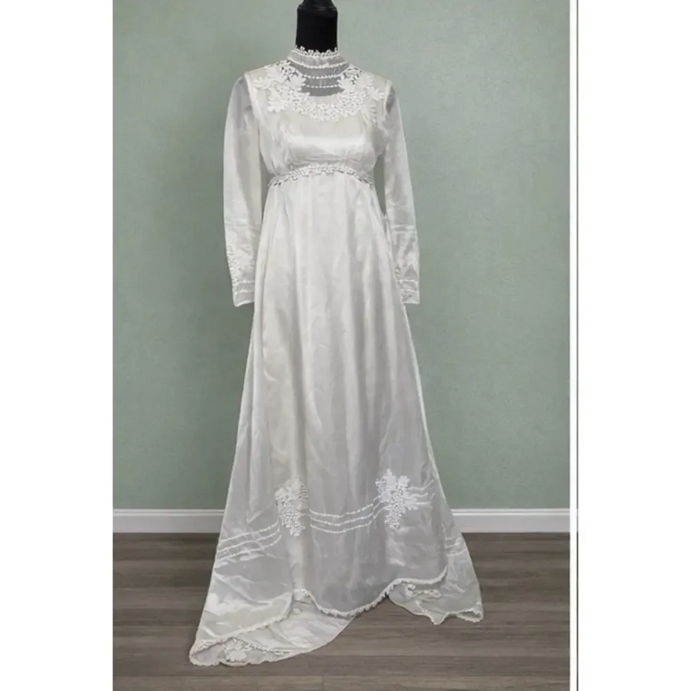 empire waist vintage wedding dress Plus Size Empire Plunging Lace Boho Wedding Dress Nude Beige